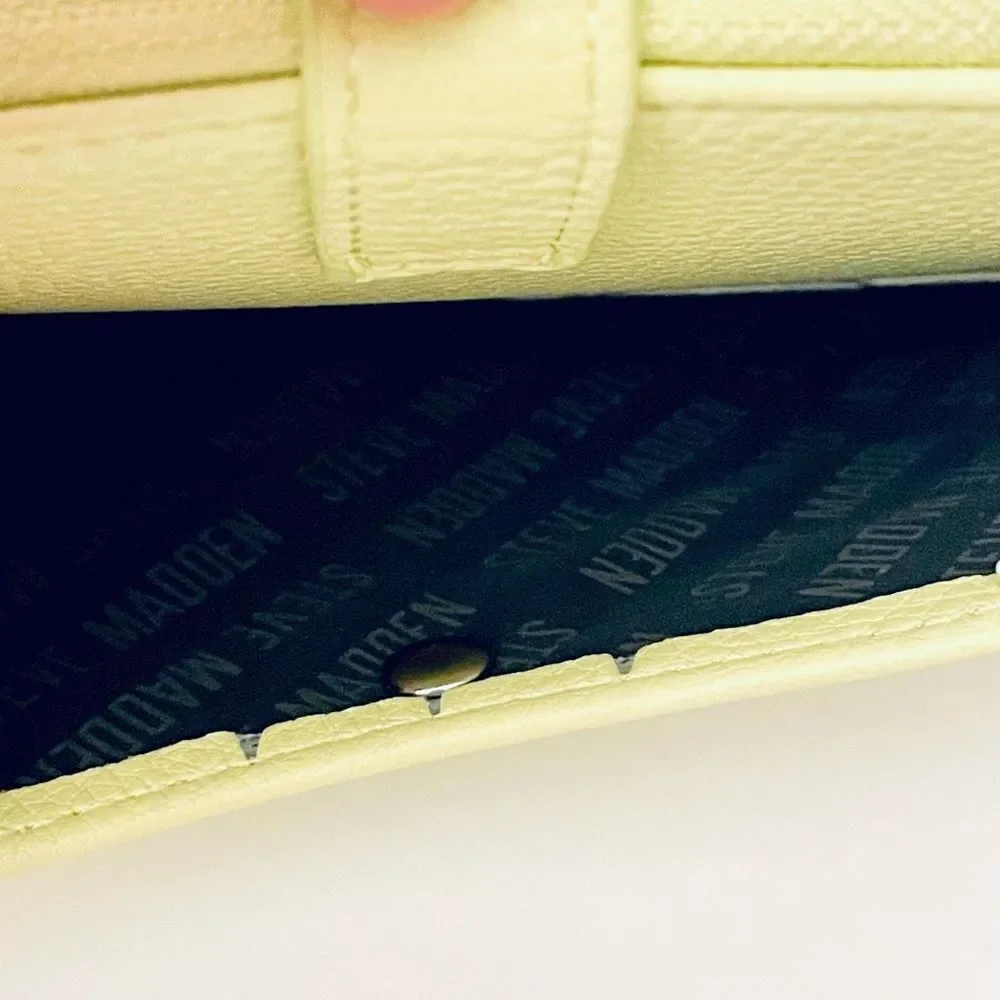NWT Steve Madden Gorgeous BTOMMASO Lemon Green 2 Piece Wallet many compartments!
